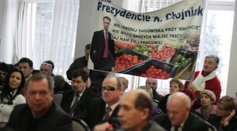 Piotrków: Prezydent od kupców otrzymał warzywa 