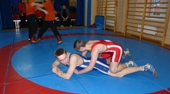 Piotrków: Rzucają szkoły na matę