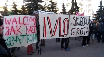 IV LO nie opuszczą – manifestacja przed UM