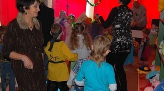 Kolorowo i karnawałowo w Domu Dziecka