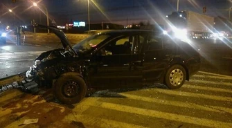Wjechał na skrzyżowanie na czerwonym świetle