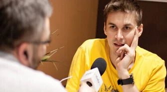 Idąc do sklepu, nie zakładam ciemnych okularów