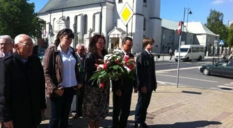 Składali kwiaty w rocznicę zakończenia wojny 