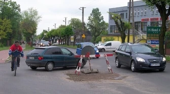 Wojska Polskiego: Dziura czeka na asfalt