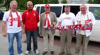 Kibice wyruszyli na pierwszy mecz Polski