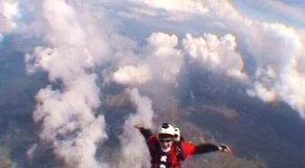 Wypadek na lotnisku - skoczek w szpitalu