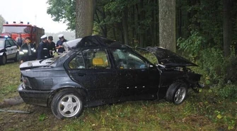 Śmiertelne zderzenie z drzewem