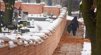 Odnawiają piotrkowski cmentarz