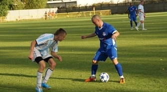 Piłka nożna: Szlagierowo w Emilinie