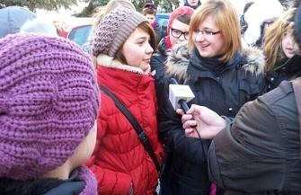 IV LO nie opuszczą manifestacja przed UM
