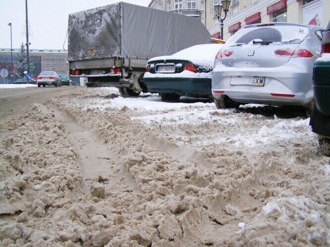 Kierowcy marzą żeby śnieg stopniał