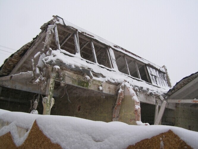 Rozbierają hale przy Żeromskiego