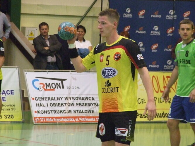 Piotrkowianin wygrał w Płocku. Walkowerem