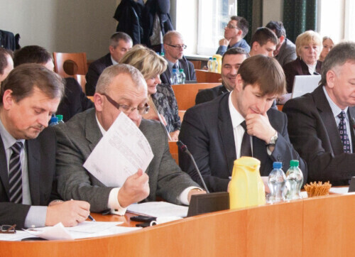 W Bełchatowie za śmieci 7 i 12 zł od osoby