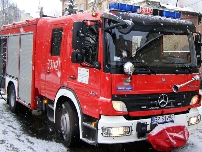 DK8 - dwójka dzieci uwięziona w pojeździe