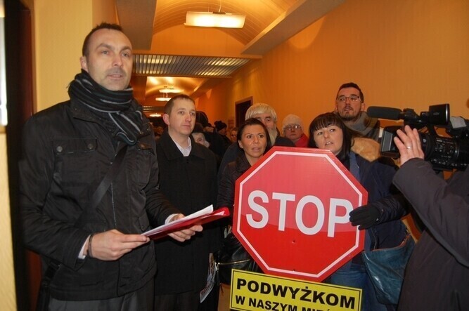 Ponad tysiąc podpisów na listach referendalnych