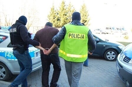 Handlował ludźmi i zmuszał do prostytucji