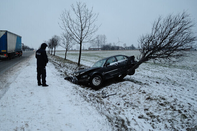 Trzy wypadki cztery osoby ranne