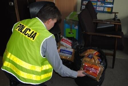 25 kg tytoniu znaleźli w bagażniku audi