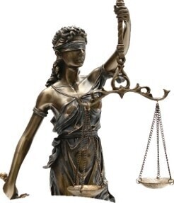 Ojciec oskarżony o zabójstwo matka o znęcanie