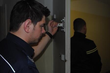 Najpierw wspólnie pili potem pobili i okradli kolegę