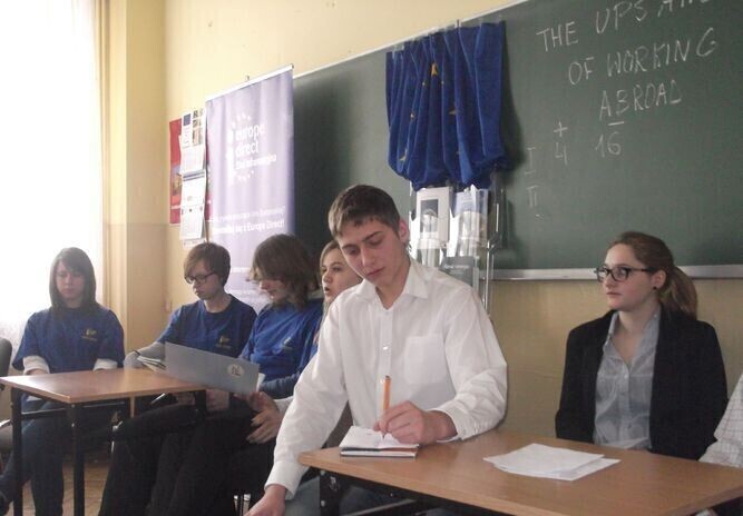 Debatowali o blaskach i cieniach pracy za granicą