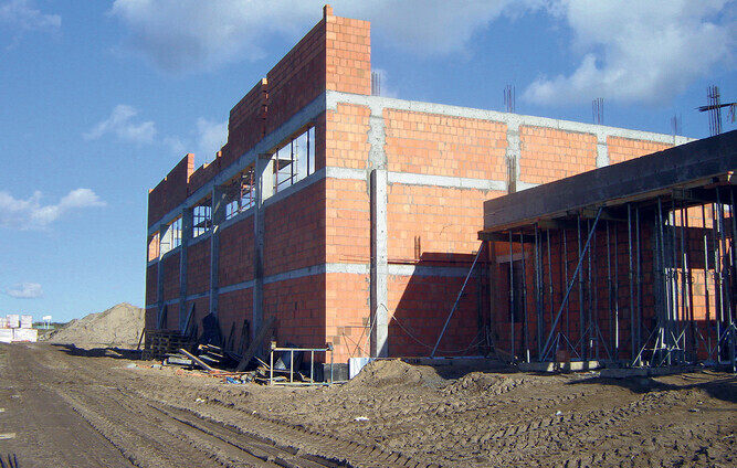 Nowa szkoła w Jarostach ma już patrona