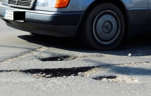 Dziury będą łatać przez miesiąc