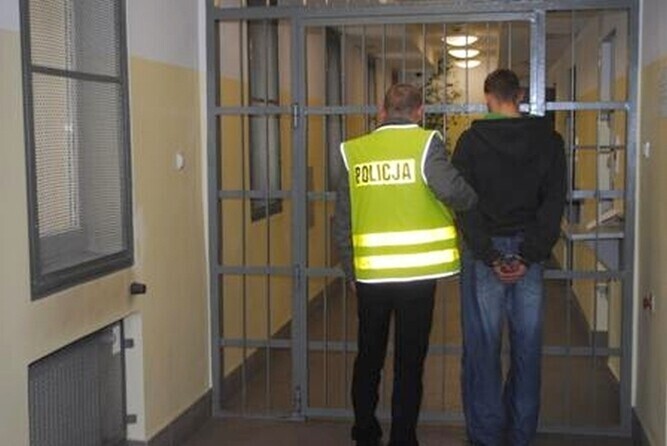 Próbował zasztyletować ciężarną kobietę