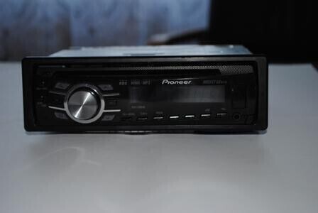 Włamywali się do audi szuka ich policja