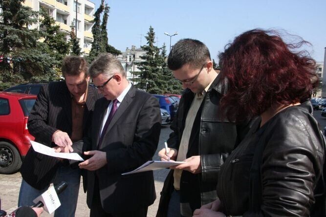 Pełnomocnika prezydenta chcą wysłać na terapię