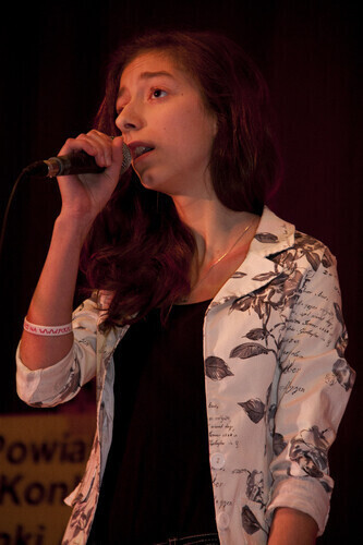 Zaśpiewali na angielską nutę