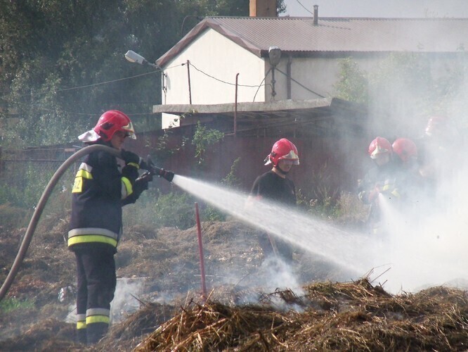Rozpoczął się sezon na wypalanie traw
