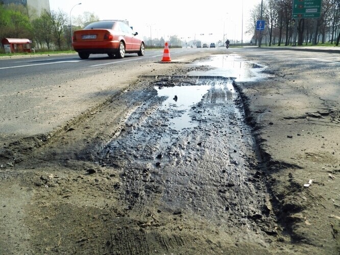 Dziura doczeka się załatania