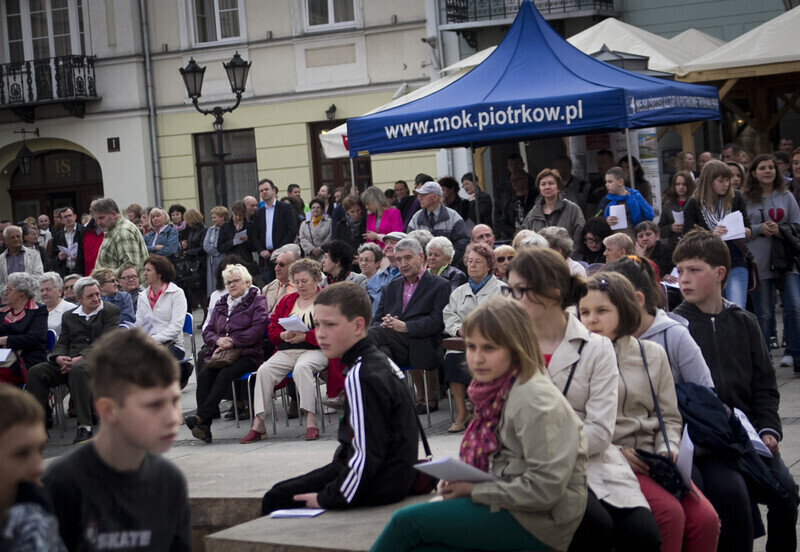 Zdjęcie 2: Śpiewali pieśni powstańcze w Rynku Trybunalskim
