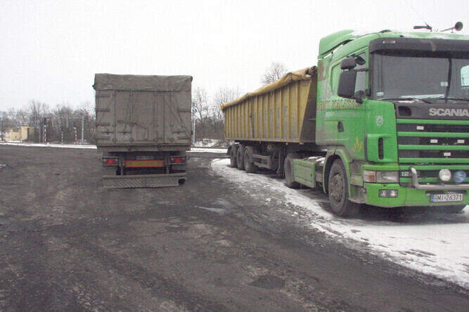 Czy firma składująca miał węglowy łamie prawo