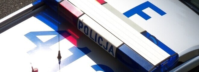 Rzucił butelką w samochód i trafił do aresztu