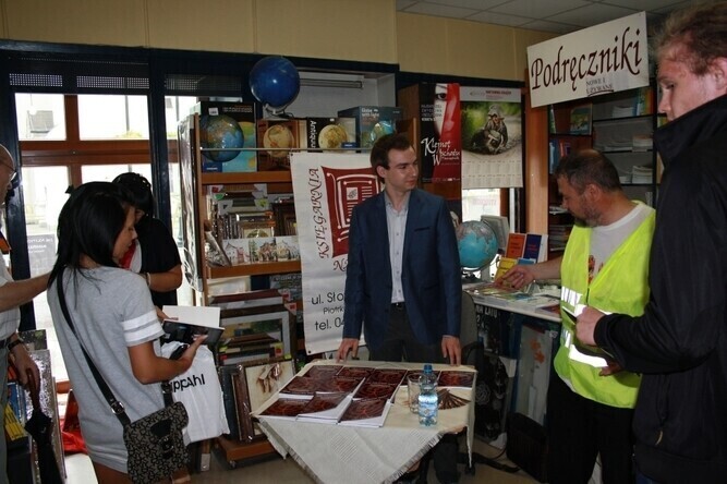 Jak politycy manipulują wyborcami