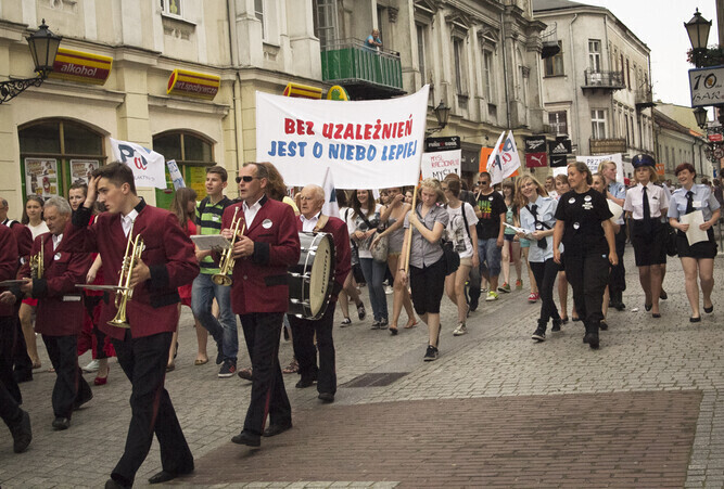 Zdjęcie 1: Bawili się podczas nocy profilaktyki