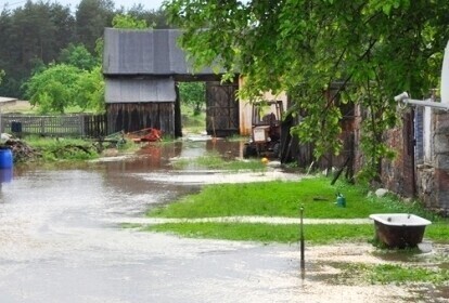 Zalane piwnice i podmyte gospodarstwa