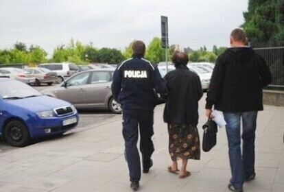 Ugodziła nożem koleżankę