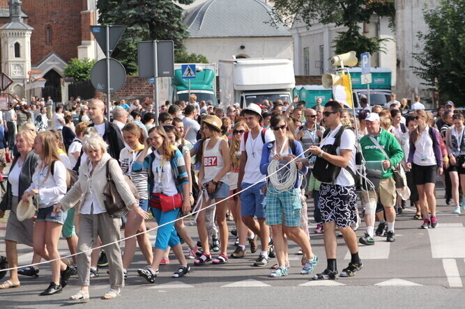 Zdjęcie 1: Pielgrzymi wyruszyli na Jasną Górę