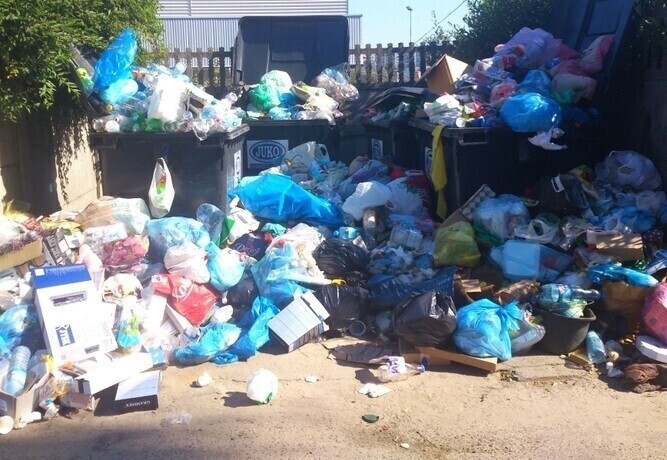 Mieszkańcy podrzucają śmieci prezydentowi