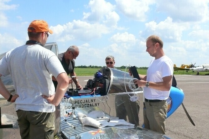 Centrum Badań Kosmicznych testuje swoje projekty na piotrkowskim lotnisku
