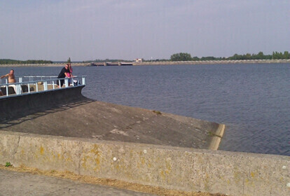 Zdjęcie 1: Zalew Sulejowski przestanie przypominać zieloną zupę? 