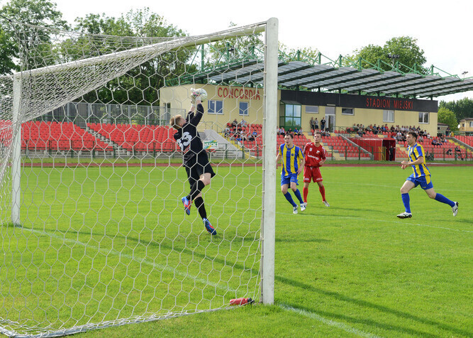 Paradyż woli oddać walkowera