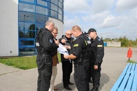 Zdjęcie 3: Ładunek wybuchowy w piotrkowskim WORD-zie