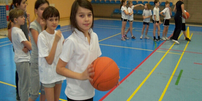 Kto i dlaczego nie ćwiczy na WF-ie