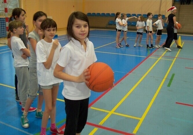 Na WF-ie nie ćwiczy tylko 4 procent uczniów