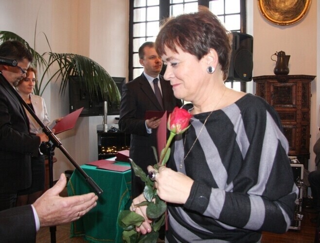 250 tysięcy na nagrody dla pracowników oświaty